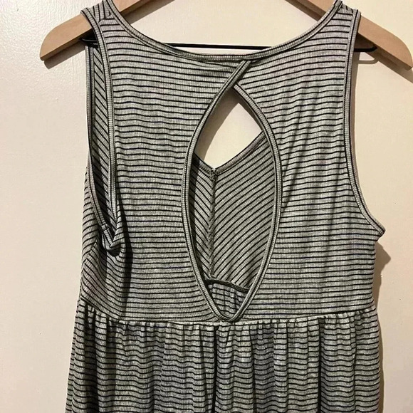 NWOT Buckle Peplum Babydoll - Gray & Black Chevron Stripes - One Urban Day - Picture 11 of 12